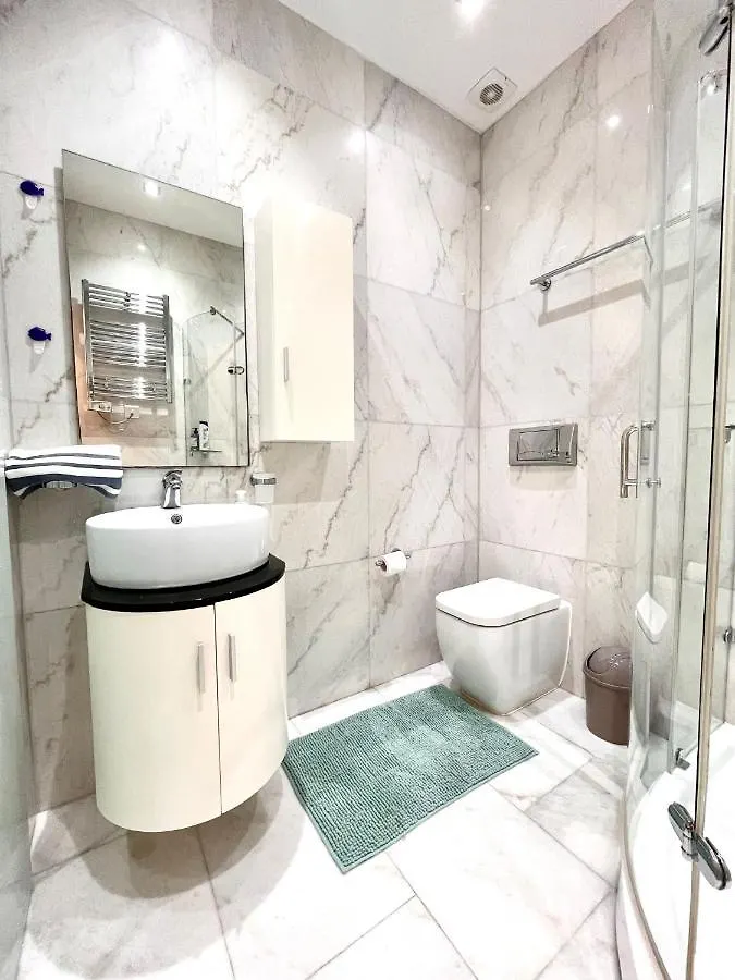 Bright Bookworm'S Haven Apartment Sliema