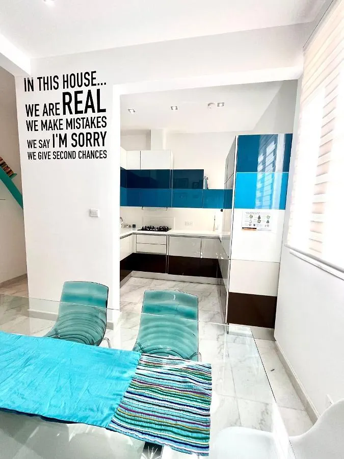 Bright Bookworm'S Haven Apartment Sliema Malta