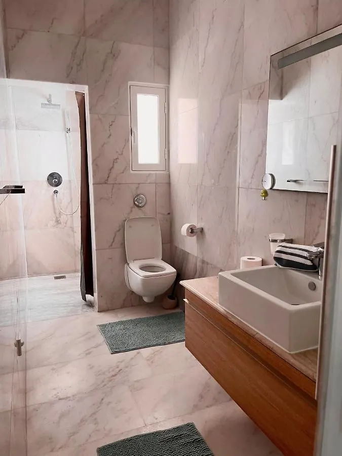 Bright Bookworm'S Haven Apartment Sliema