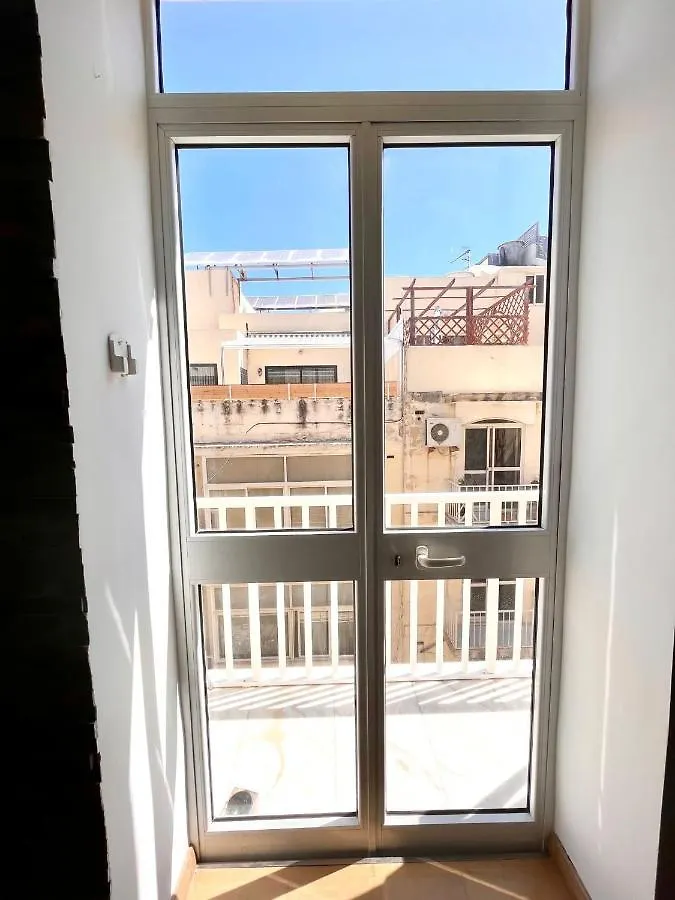 Bright Bookworm'S Haven Apartment Sliema 0*,