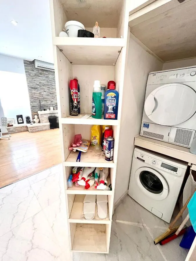 Bright Bookworm'S Haven Apartment Sliema