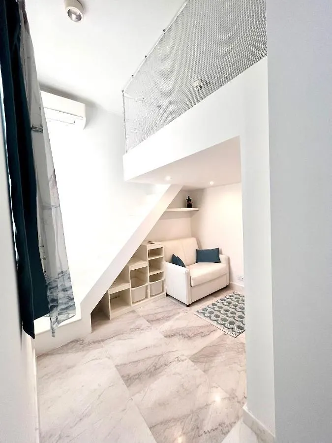 Bright Bookworm'S Haven Apartment Sliema Malta