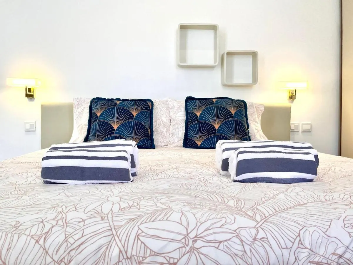 Bright Bookworm'S Haven Apartment Sliema