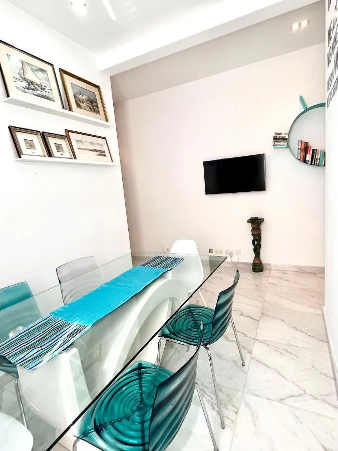 Bright Bookworm'S Haven Apartment Sliema
