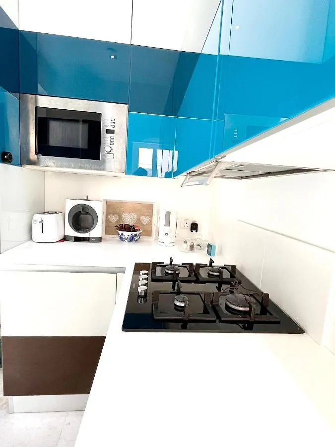 Bright Bookworm'S Haven Apartment Sliema